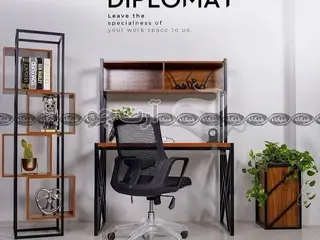 میز تحریر دیپلمات