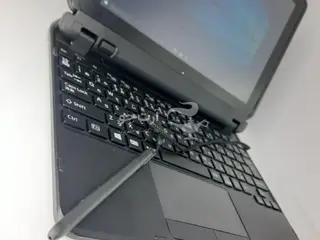 مدل: Q506  رم: 4 از نوع DDR3 هارد: 64 از نوع SSD پردازنده قدرتمند: X5-Z‌8550 رزولیشن Full HD ویندوز: 10 اورجینال اندازه صفحه: 10.1