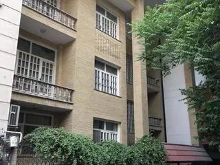 300 متر کلنگی جنوبی قابل سکونت فرمانیه