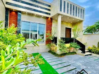 ویلا مدرن درشهرک نزدیک ساحل