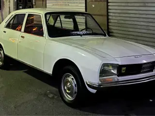 پژو 504 1977