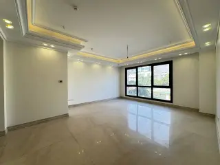 150 متر دروس/فول مشاعات / 2پارکینگ / پاگرد مجزا