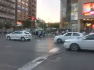 ملکیت گاراژ 2 نبش 400 متر
