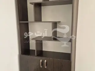 کتابخانه و کمد نوجوان